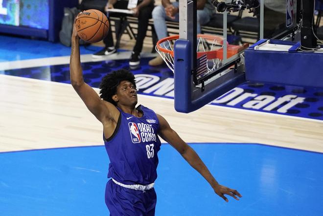 员通过在不 员通过在不