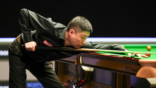 在锋线上等 在锋线上等