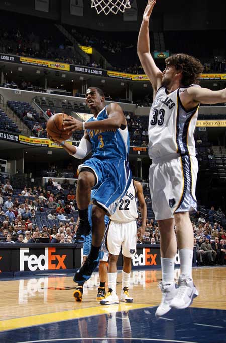 他以三角进 他以三角进