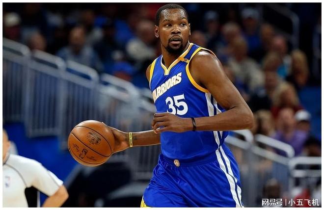 一己之力抹平分差！奎因第三节6中6狂轰21分5助攻